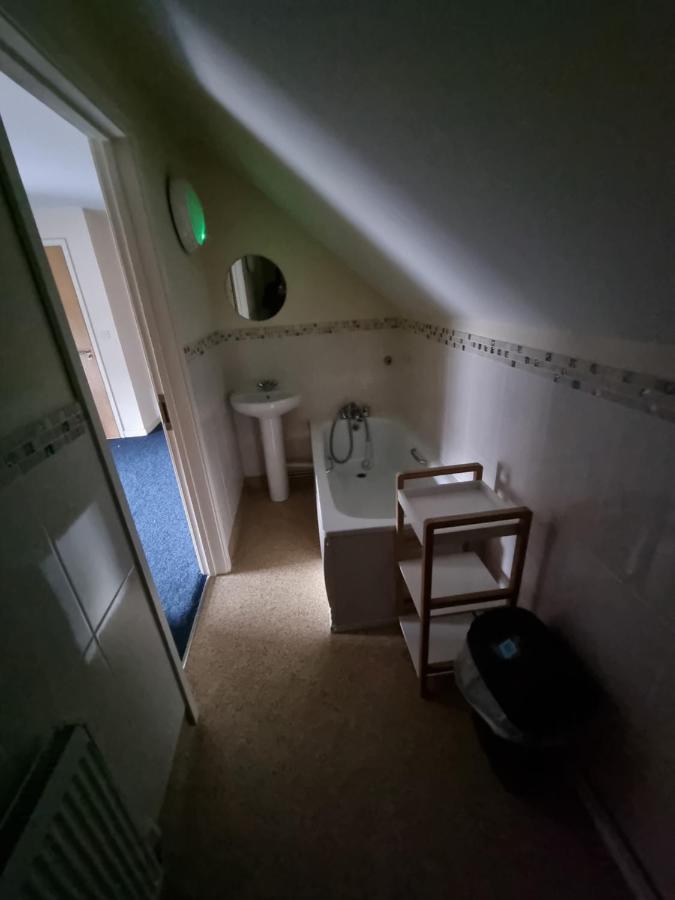 Kings Arms Guest House Ebbw Vale Buitenkant foto