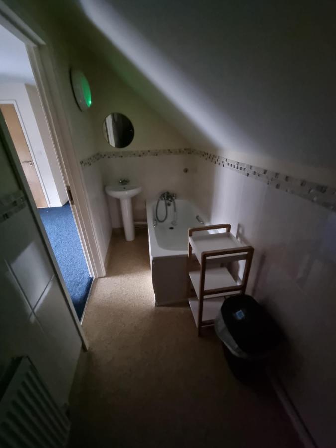 Kings Arms Guest House Ebbw Vale Buitenkant foto