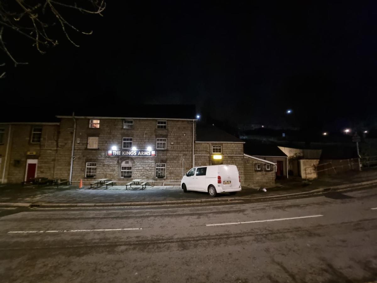 Kings Arms Guest House Ebbw Vale Buitenkant foto
