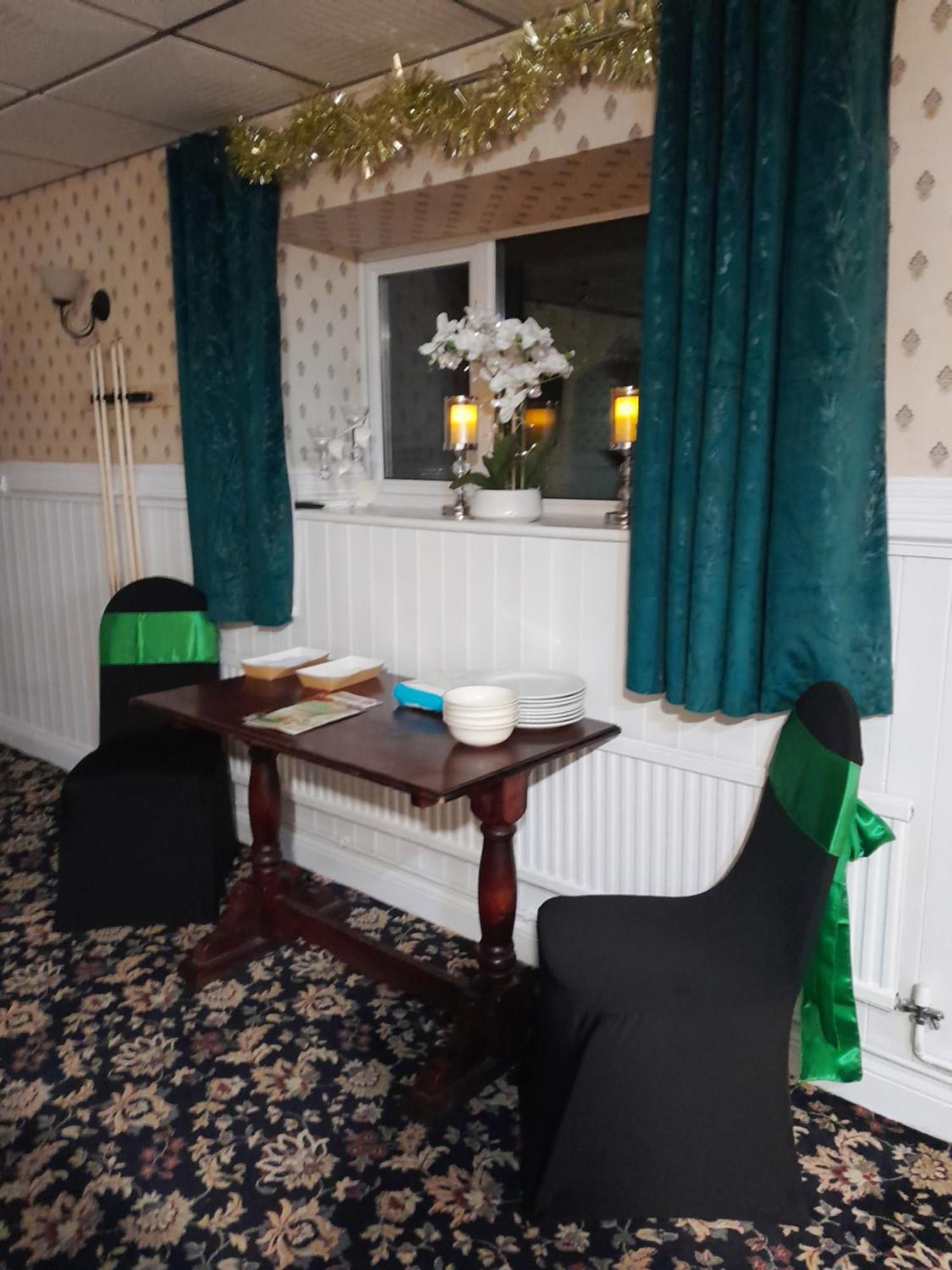 Kings Arms Guest House Ebbw Vale Buitenkant foto