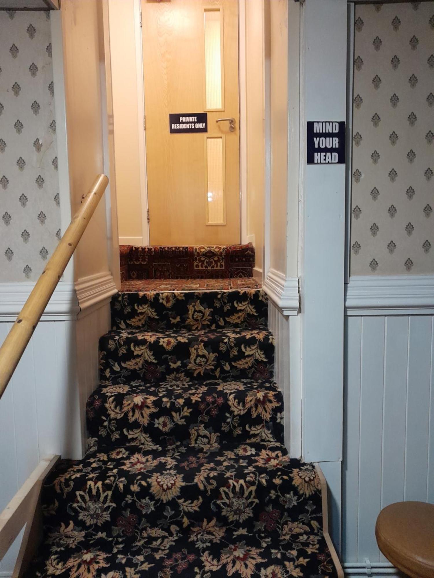 Kings Arms Guest House Ebbw Vale Buitenkant foto