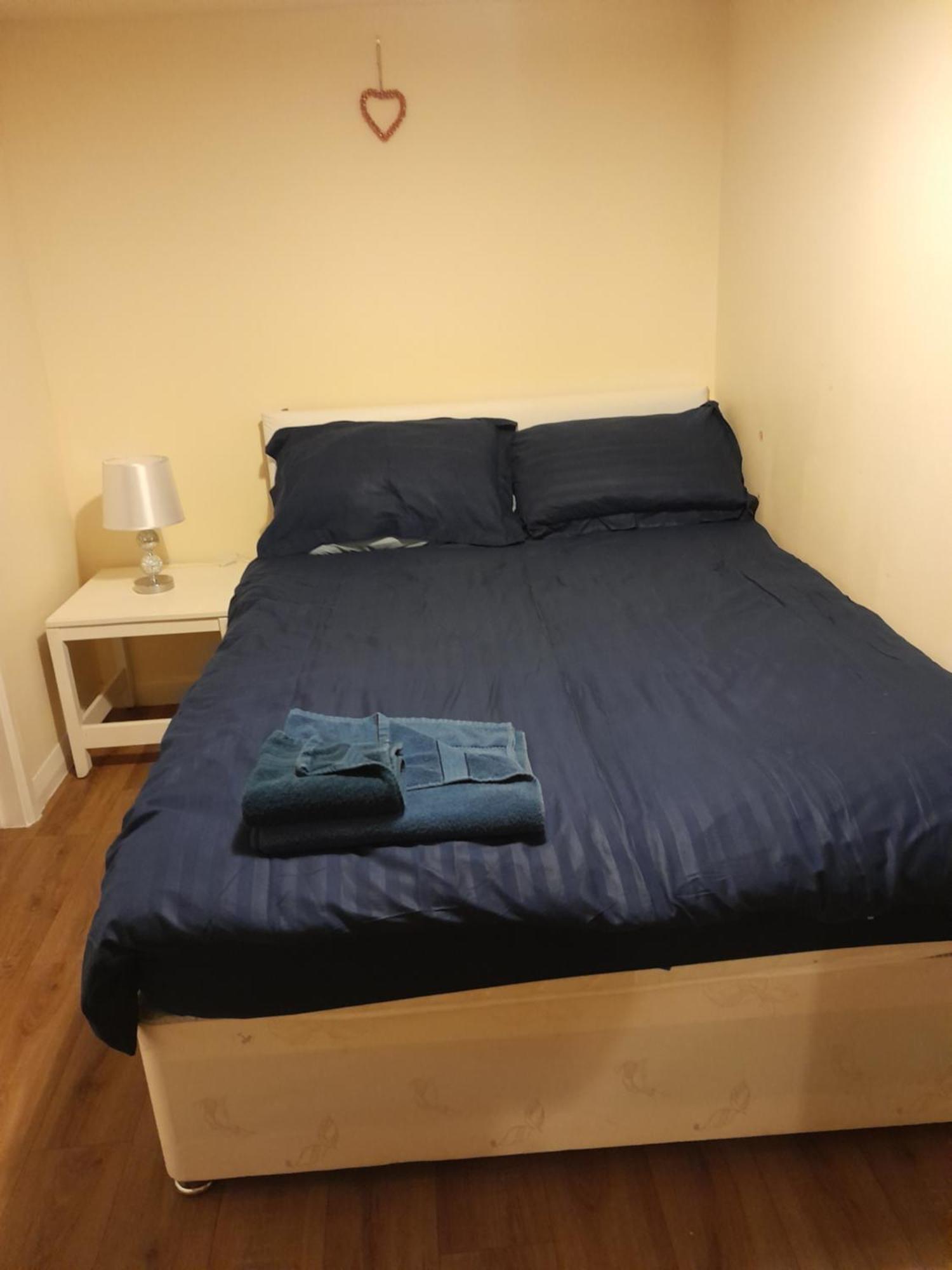 Kings Arms Guest House Ebbw Vale Buitenkant foto
