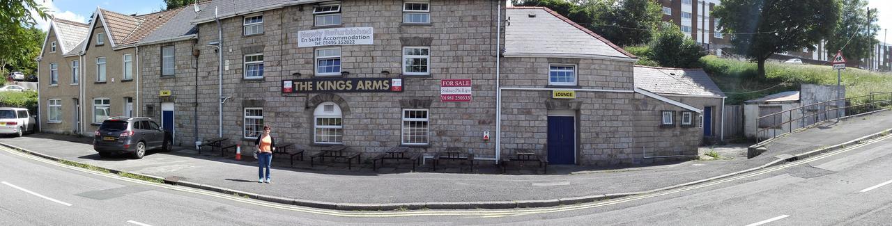 Kings Arms Guest House Ebbw Vale Buitenkant foto