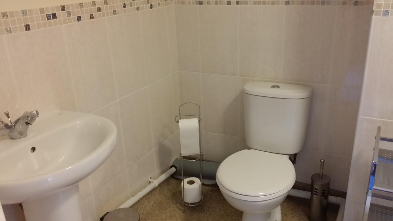 Kings Arms Guest House Ebbw Vale Buitenkant foto